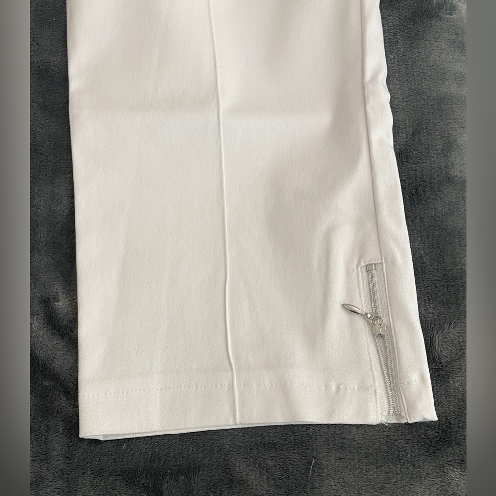 Rekucci white designer capri jeans
With zipper detail at ankle - Picture 6 of 9